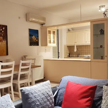 Apartment 山脚下，舒适温馨海景公寓 *