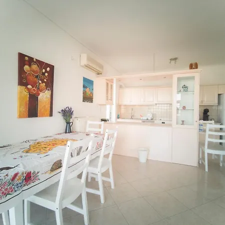 山脚下，舒适温馨海景公寓 Apartment