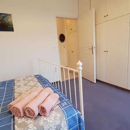 Apartment 山脚下，舒适温馨海景公寓 *