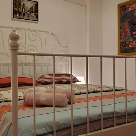 山脚下，舒适温馨海景公寓 Apartment Athens