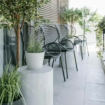 Ultra Chic Modern 4 Bedrooms In Athens