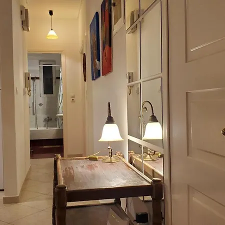 山脚下，舒适温馨海景公寓 Apartment Athens