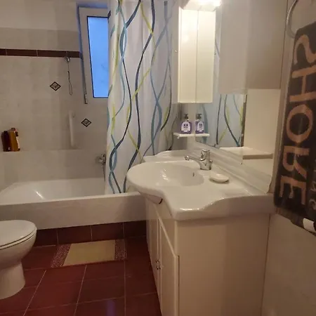 Apartment 山脚下，舒适温馨海景公寓 *