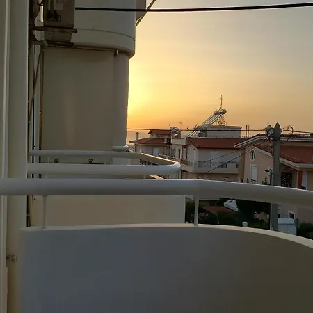 山脚下，舒适温馨海景公寓 *