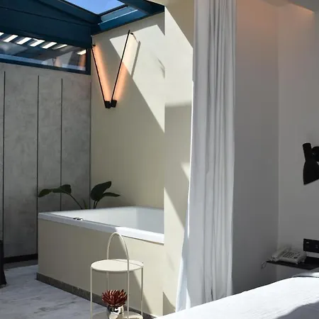 One Smart Hotel 4*