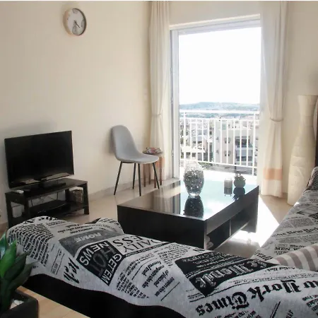 Apartment Penthouse With Sea View *