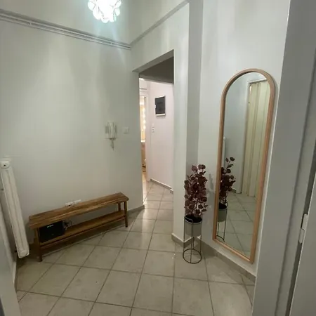 Alex's Next To Laiko Apartment *