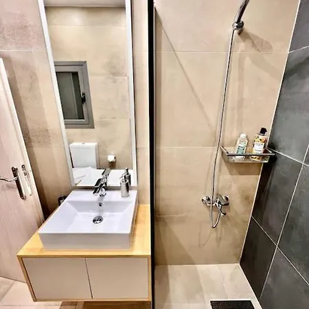 Lovely 1-bedroom 2 Minutes From Beach Διαμέρισμα