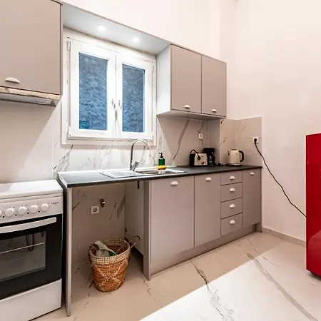 Metro Metaxourgio Apartment *