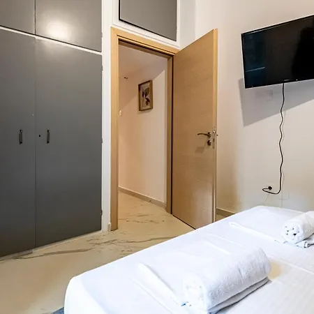 Metro Metaxourgio Apartment