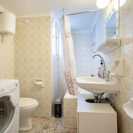 Acropolis 1 Bedroom 6 Persons Apartment.