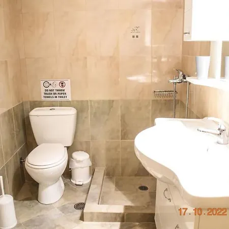 3bd Next To Metro Luxury Apartment Athens