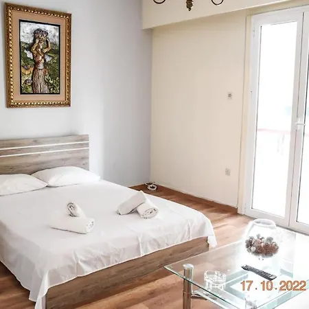 3bd Next To Metro Luxury Athens