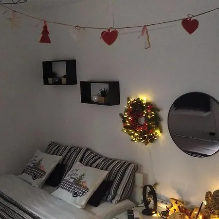 Tiny Little House Apartment *