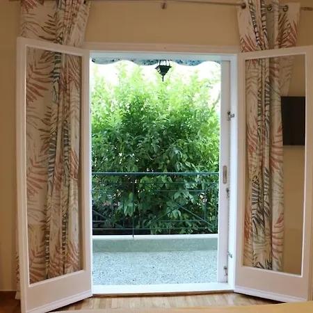 Glyfada Path Of Poets Apartment Athens