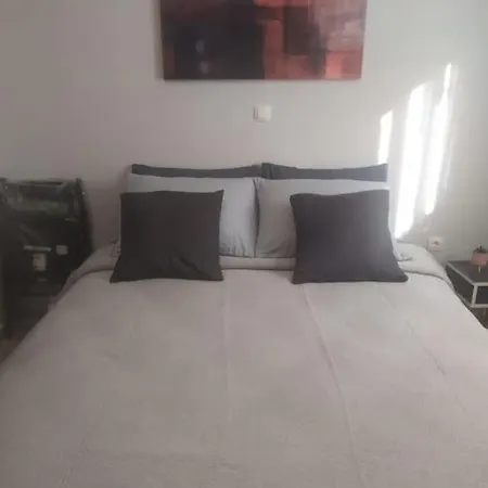 With Amenities In Kolonaki Apartment *