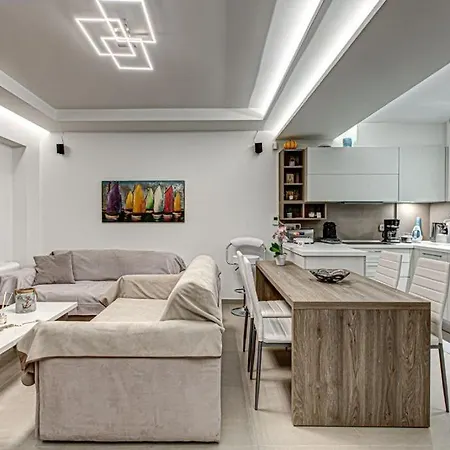 Deluxe & Modern In Apartment *
