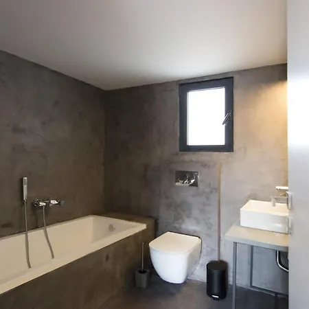 Super Modern Minimal Flat Nr Metro & Arch. Museum