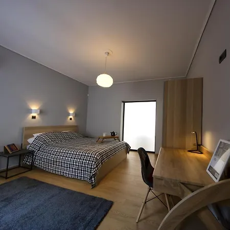Super Modern Minimal Flat Nr Metro & Arch. Museum Apartment