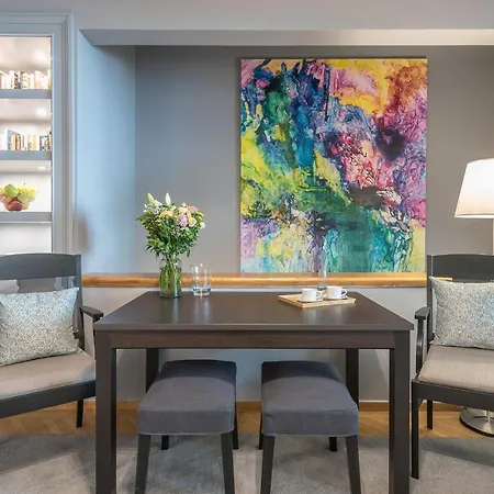 Apartment Luxurious In Kolonaki, Peridot -homes Athens