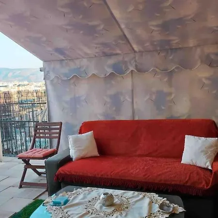 Spacious Private Rooftop Studio, Mountain And Sea View Apartment