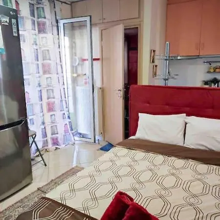 Spacious Private Rooftop Studio, Mountain And Sea View Apartment *