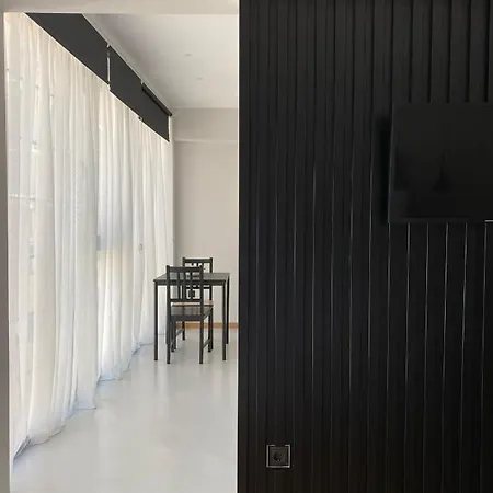 Ξενοδοχείο με διαμερίσματα Parea