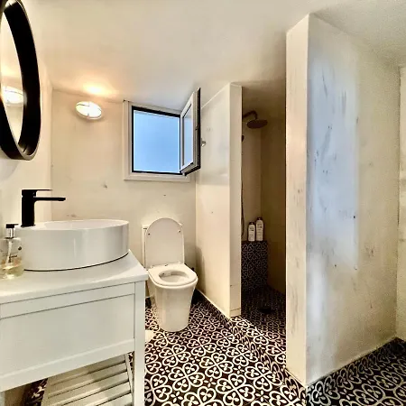 Five Brand New Boutique Apartment *