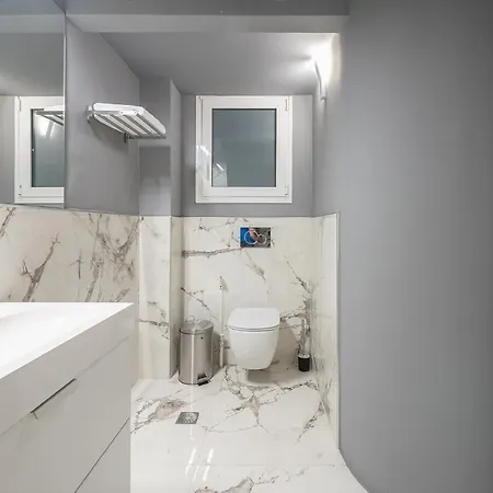 Luxurious In Kolonaki, Peridot -homes Apartment
