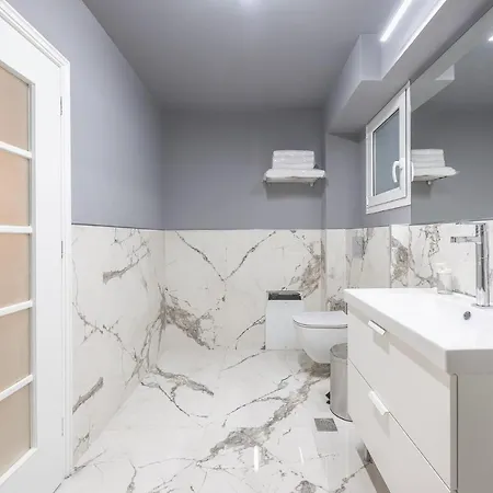 Apartment Luxurious In Kolonaki, Peridot -homes Athens