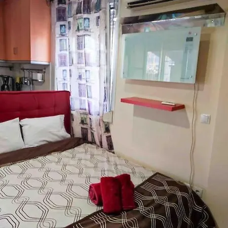 Spacious Private Rooftop Studio, Mountain And Sea View Apartment