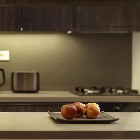 Elegant, Chic, Hip 2 Bedroom W/ Forest View In Athens! *