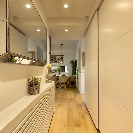 Elegant, Chic, Hip 2 Bedroom W/ Forest View In Athens! * Athens