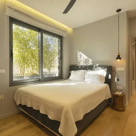 Elegant, Chic, Hip 2 Bedroom W/ Forest View In Athens! Apartment