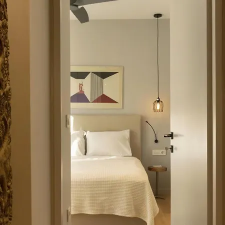 Elegant, Chic, Hip 2 Bedroom W/ Forest View In Athens! * Athens