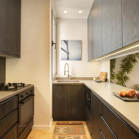 Elegant, Chic, Hip 2 Bedroom W/ Forest View In Athens! * Athens