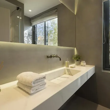 Apartment Elegant, Chic, Hip 2 Bedroom W/ Forest View In Athens! Athens