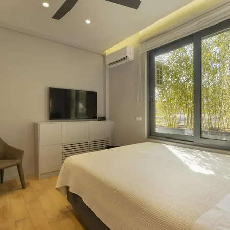 Elegant, Chic, Hip 2 Bedroom W/ Forest View In Athens! * Athens