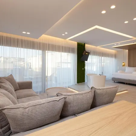 Incanto Boutique Suites - Mets * אתונה