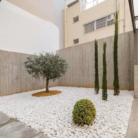 The Hostmaster Skyline Pool Oasis Penthouse Apartment