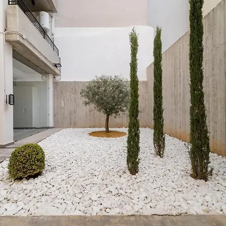 The Hostmaster Skyline Pool Oasis Penthouse Apartment *