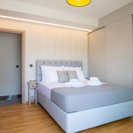 Luxury Penthouse With Acropolis View And Jacuzzi * Ateny