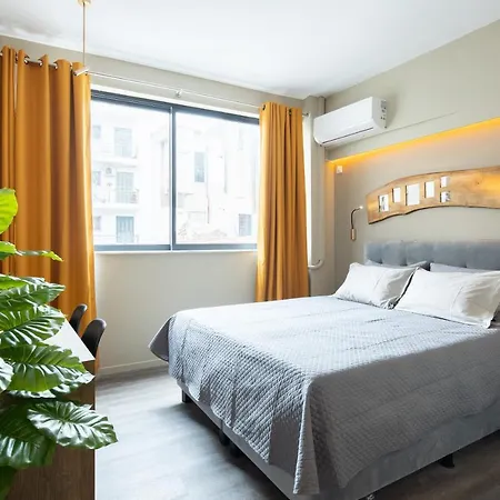 Designed - Walking Distance From Acropolis Apartment *
