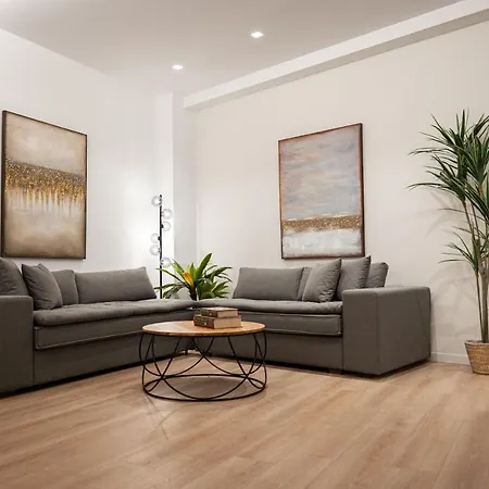 Acropolis Holmes Apartment *