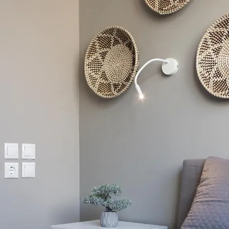 Apartment Designed 2 - 15' Walk To Acropolis