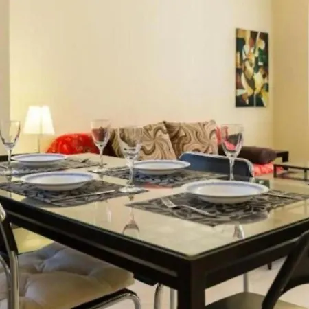 Apartment Spacious1 Bedroom Flat In The Heart Of *