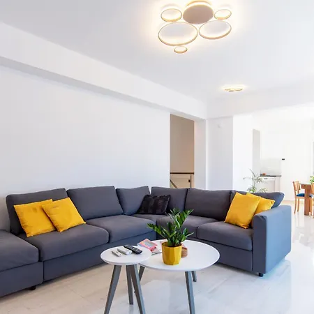 Apartment Delightful Penthouse