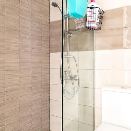 Apartment Cute Full W/backyard In Paleo Faliro
