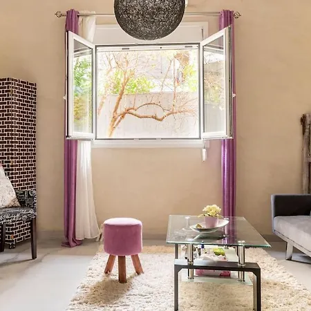 Cute Full W/backyard In Paleo Faliro