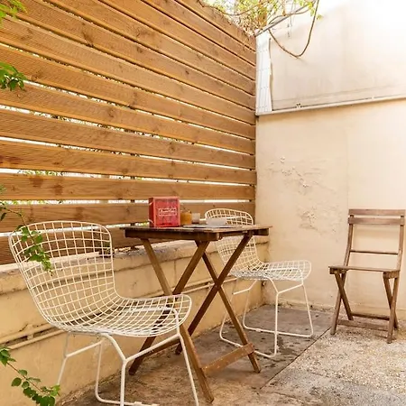 Cute Full W/backyard In Paleo Faliro Apartment